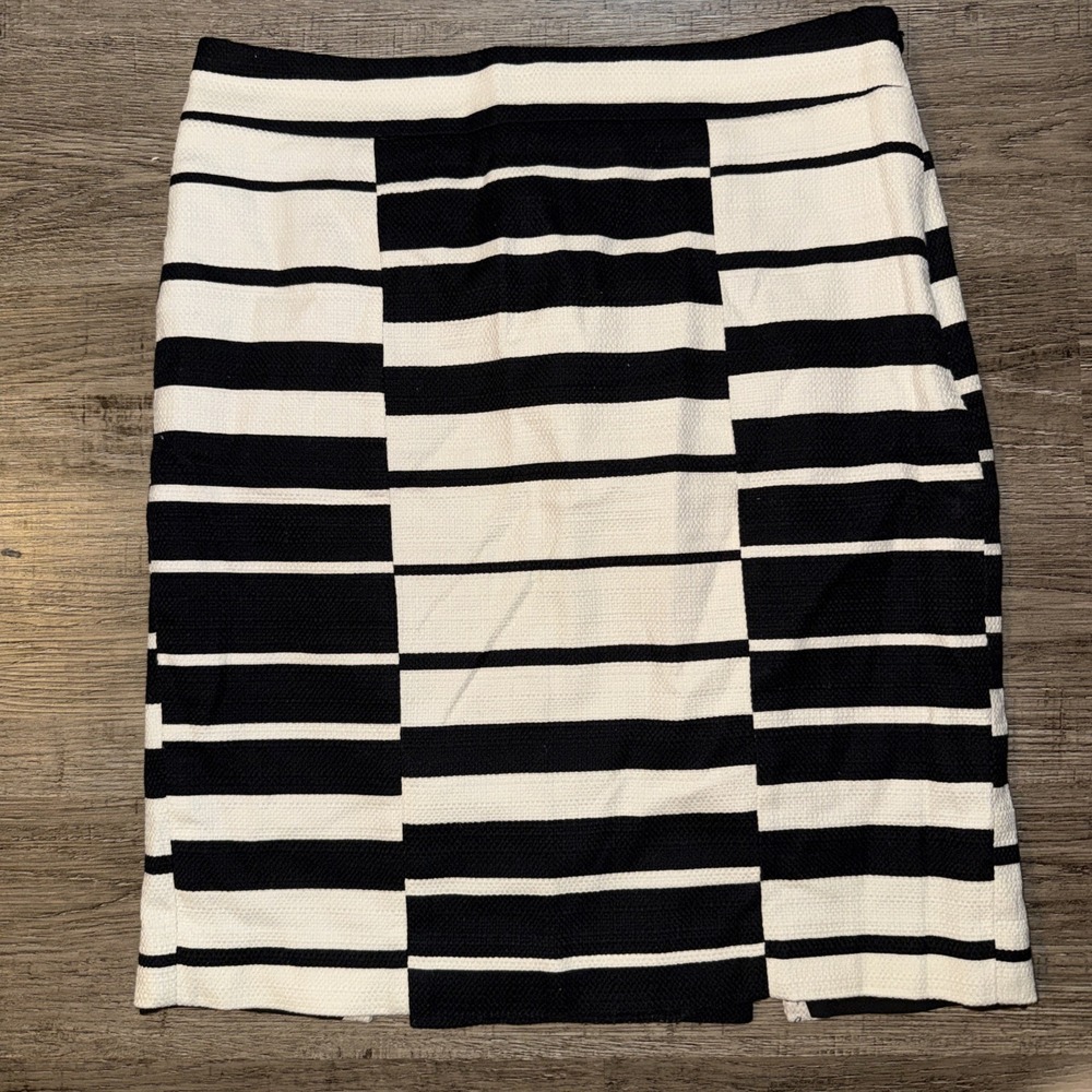Ann Taylor Petites Skirt 10P Black & White Geometric 98% Cotton